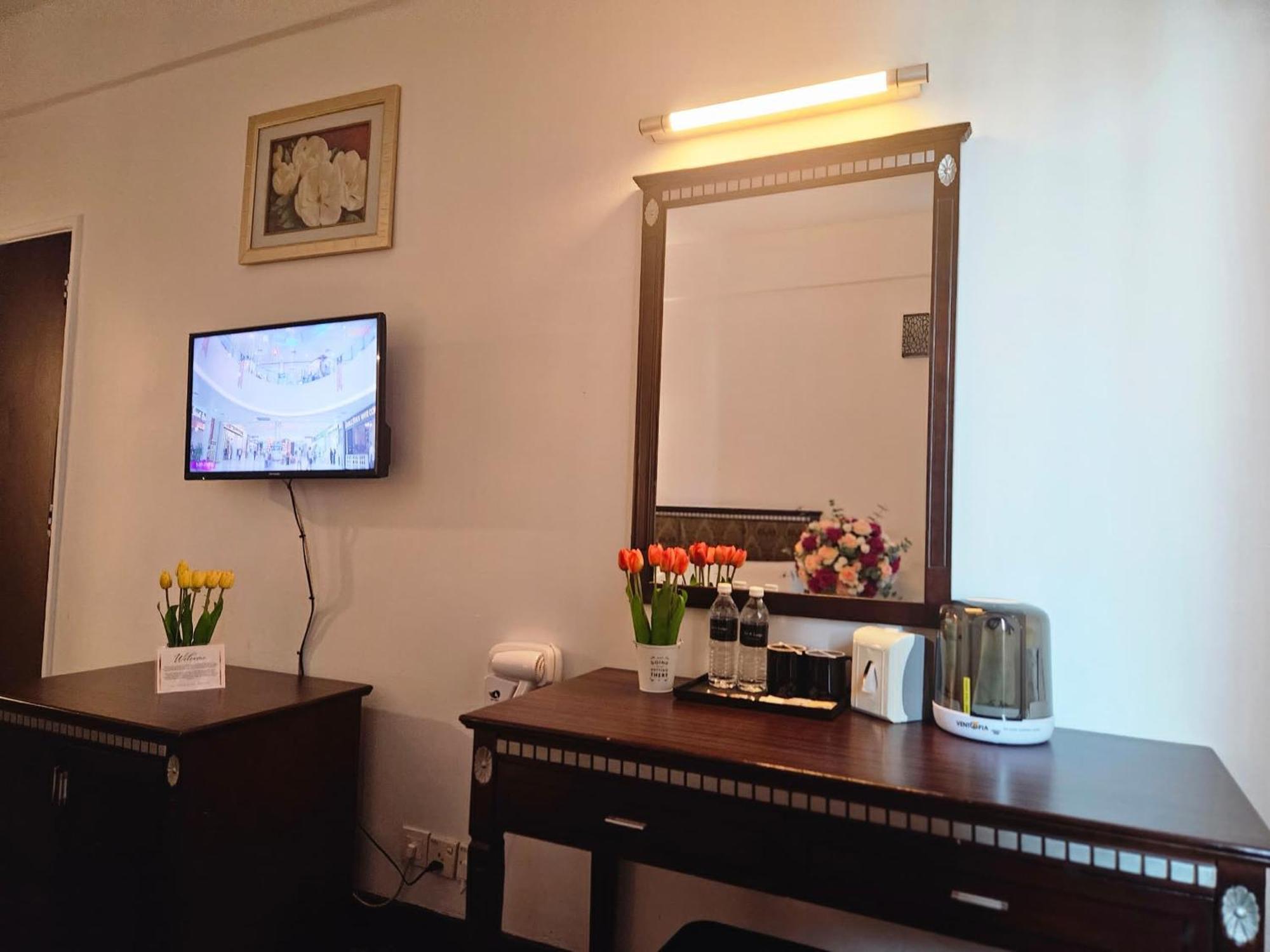 Go Lodge Hotel Куантан Экстерьер фото