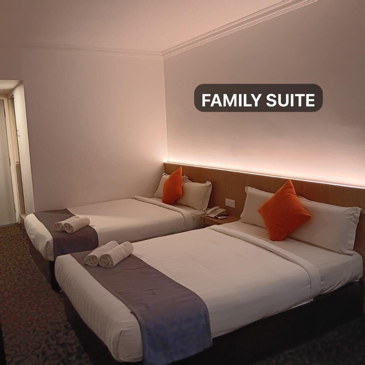 Go Lodge Hotel Куантан Экстерьер фото